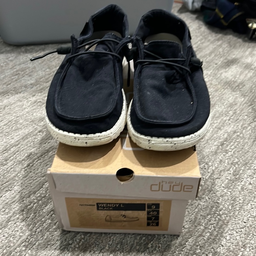 Women’s Hey Dude (size 9)